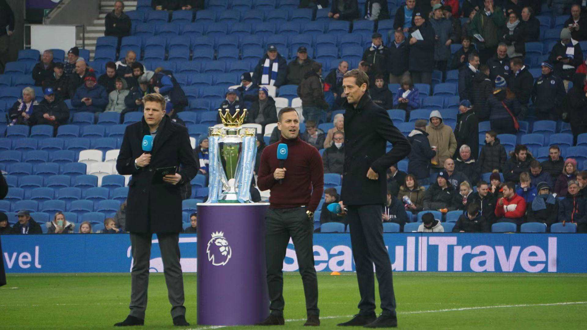 的舞台上 的舞台上